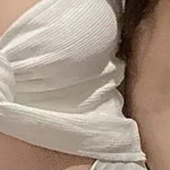 Twist font tank top - Picture 3 of 3